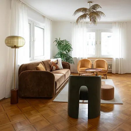 Apartment Seepferdchen - Zentral In Bahnhofsnaehe, Geraeumig, Kueche, Bad Ulm