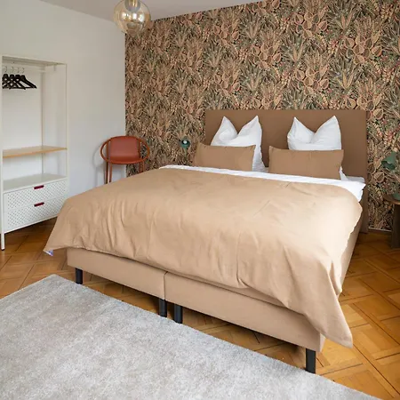 Seepferdchen - Zentral In Bahnhofsnaehe, Geraeumig, Kueche, Bad Apartment *