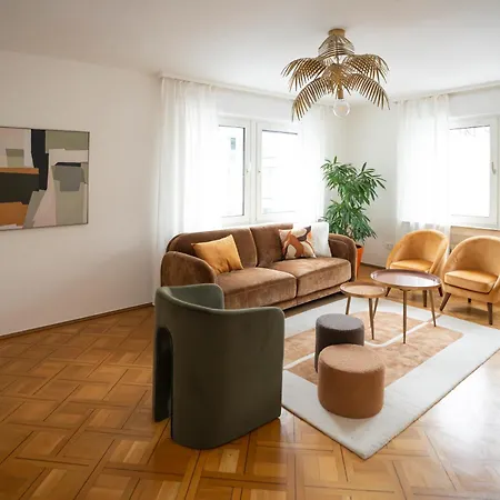 Seepferdchen - Zentral In Bahnhofsnaehe, Geraeumig, Kueche, Bad