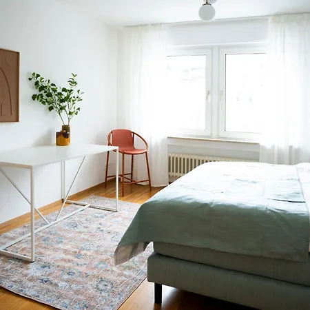 Apartment Seepferdchen - Zentral In Bahnhofsnaehe, Geraeumig, Kueche, Bad