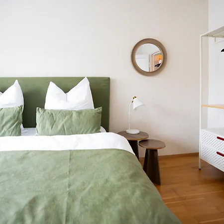 Apartment Seepferdchen - Zentral In Bahnhofsnaehe, Geraeumig, Kueche, Bad Ulm