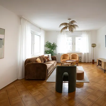Seepferdchen - Zentral In Bahnhofsnaehe, Geraeumig, Kueche, Bad Apartment