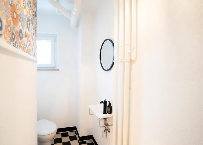 Seepferdchen - Zentral In Bahnhofsnaehe, Geraeumig, Kueche, Bad